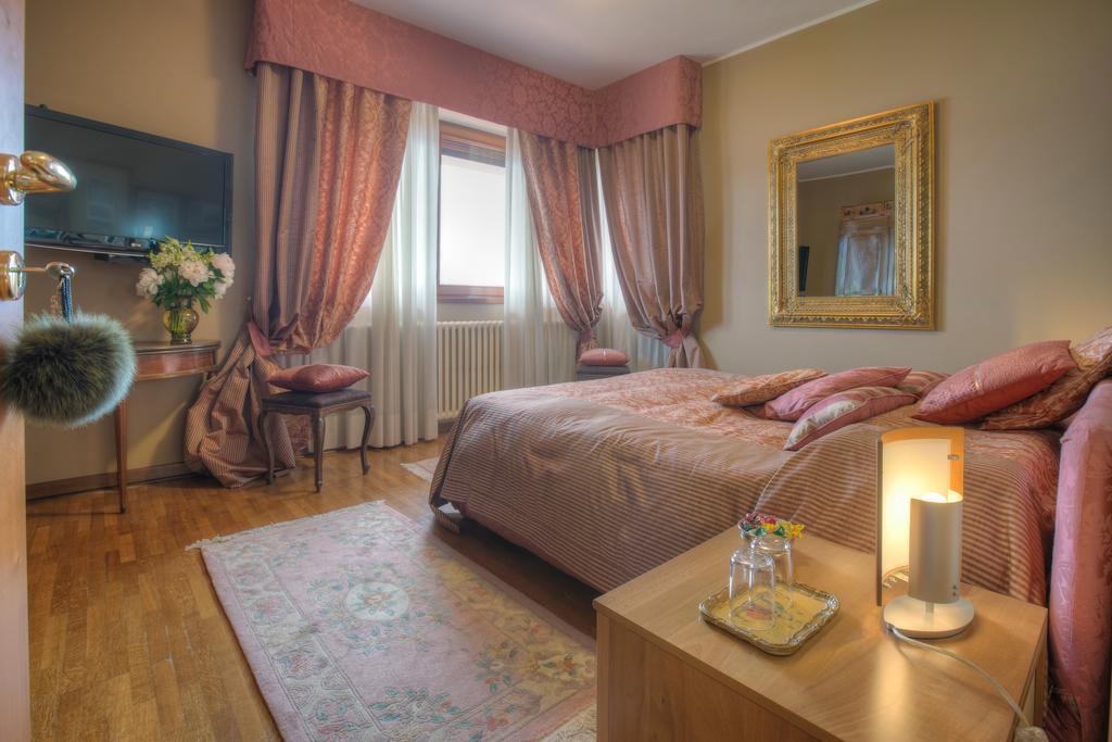 Bed and Breakfast La Volpe Dorata Stresa Exteriér fotografie
